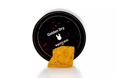 Hachís polen de CBD junto con su envase. Variedad golden dry. fondo blanco