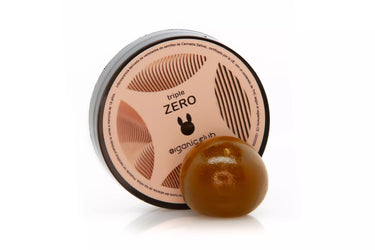 Resina triple zero de CBD HACHIS, envase con bola de hachis al frente