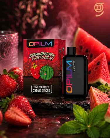 Vape CBD Strawberry Melon Opium 3ml con sabor a fresa y sandía en ambiente lifestyle tropical