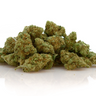 CGOLLOS pequeños de marihuana legal de olor verde clarito intenso amontonados sobre superficie blanca