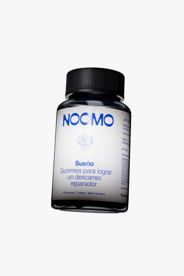 Envase de gominolas NOOMO para concliar el sueño en fondo blanco. 
