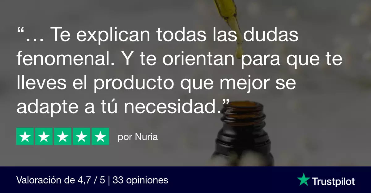 reseña cinco estrellas sobre trato recibido en la tienda con aceite de fondo